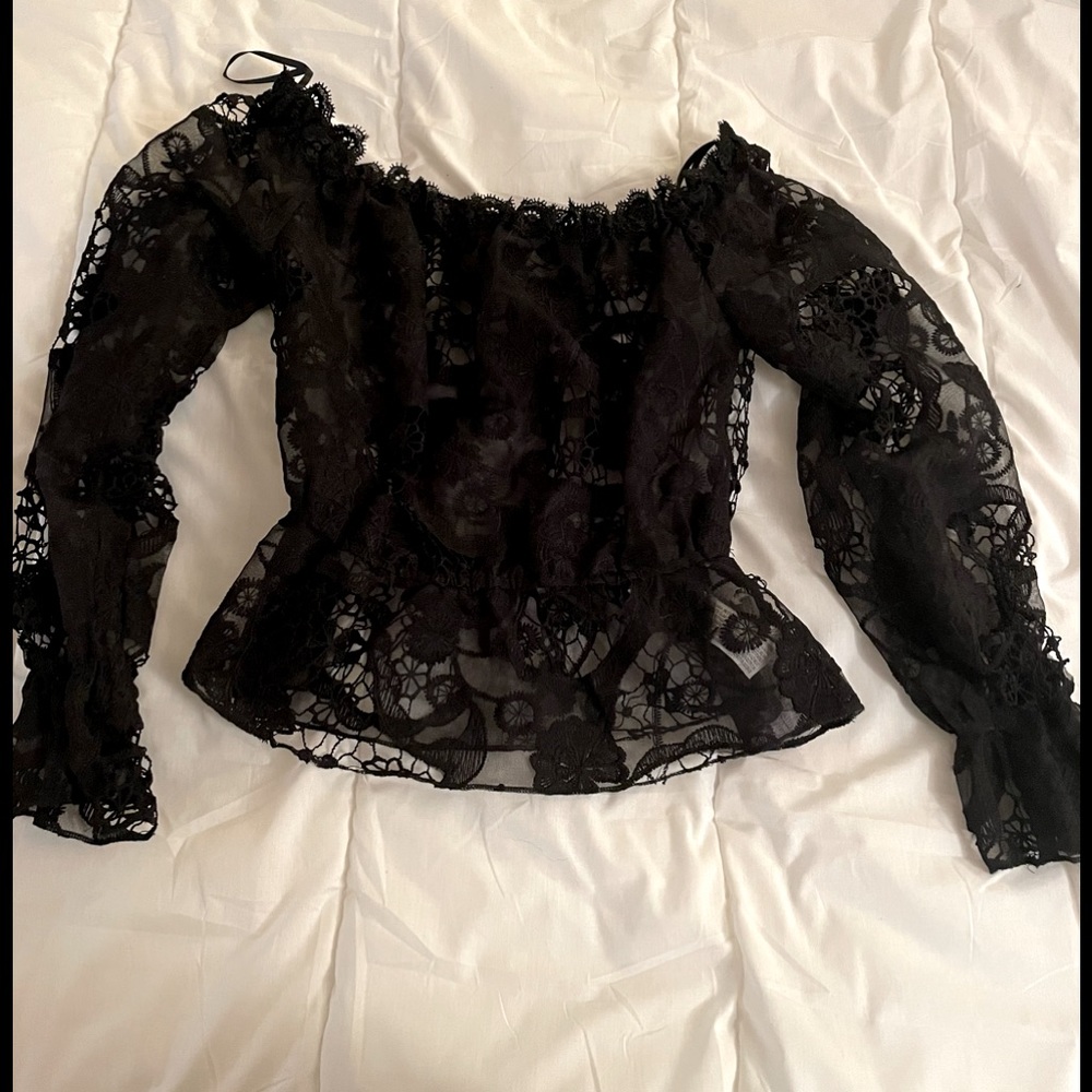 NWOT Forever21 off the shoulder lace top